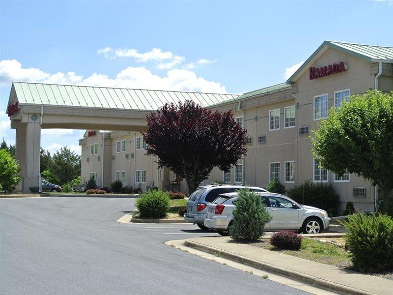 Ramada By Wyndham Strasburg - Shenandoah Valley Экстерьер фото