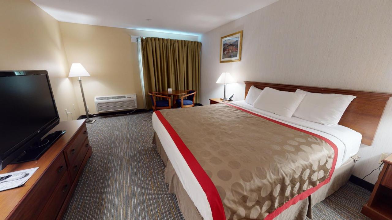Ramada By Wyndham Strasburg - Shenandoah Valley Экстерьер фото