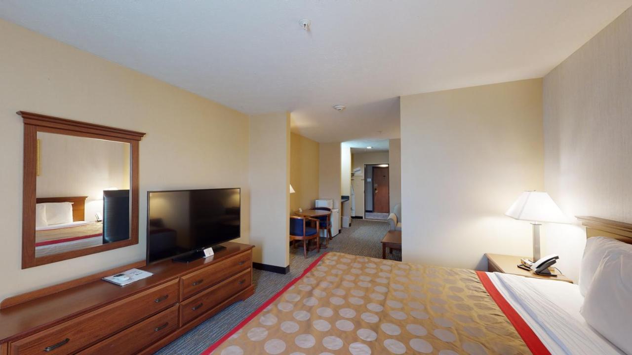 Ramada By Wyndham Strasburg - Shenandoah Valley Экстерьер фото