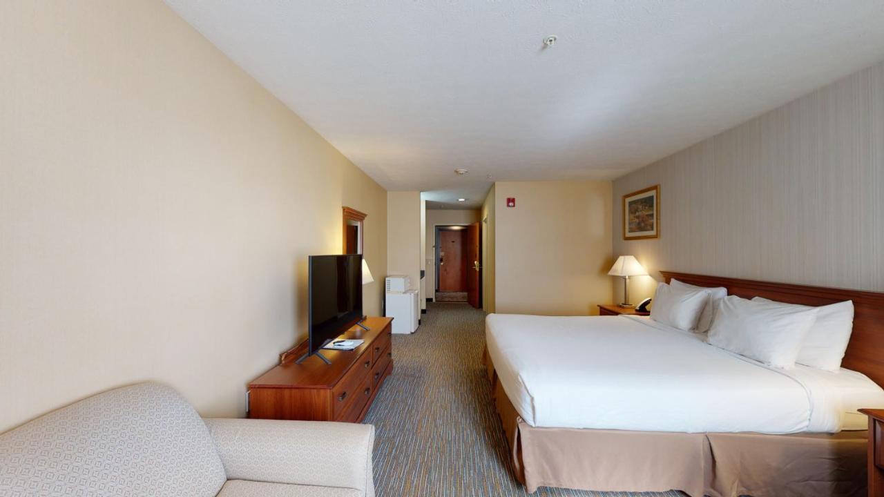Ramada By Wyndham Strasburg - Shenandoah Valley Экстерьер фото