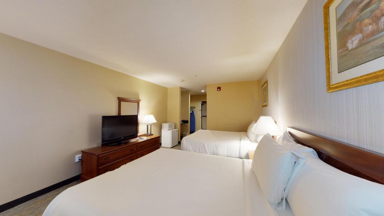 Ramada By Wyndham Strasburg - Shenandoah Valley Экстерьер фото