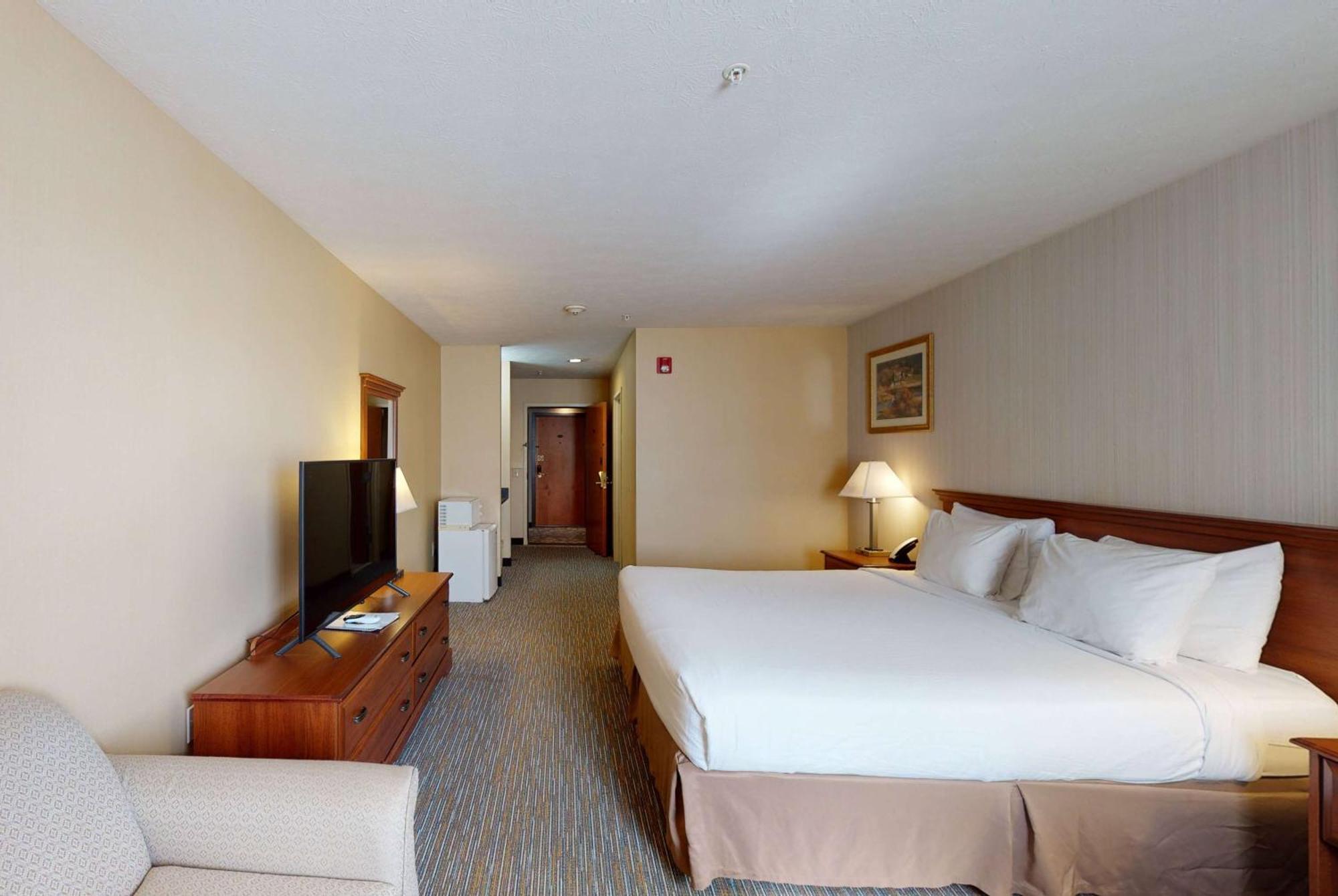 Ramada By Wyndham Strasburg - Shenandoah Valley Экстерьер фото