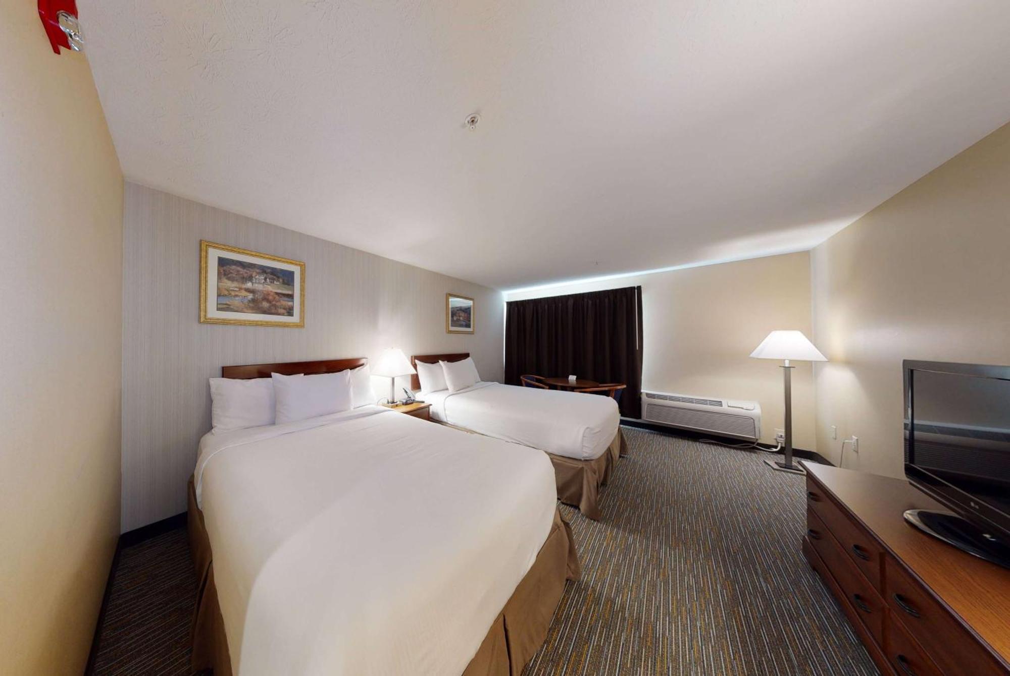 Ramada By Wyndham Strasburg - Shenandoah Valley Экстерьер фото