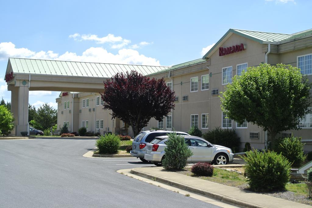 Ramada By Wyndham Strasburg - Shenandoah Valley Экстерьер фото